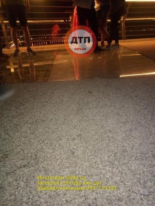 На мосту Кличко новое ЧП: киевлянам предложили недорогое и веселое решение dqxikeidqxiqqeant