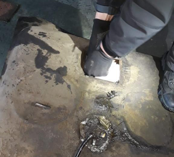 Украинец пыталÑÑ Ð²Ñ‹ÐµÑ…Ð°Ñ‚ÑŒ в Европу Ñ Ð½Ð°Ð±Ð¸Ñ‚Ñ‹Ð¼ Ñнтарем топливным баком, - ГоÑпогранÑлужба 06