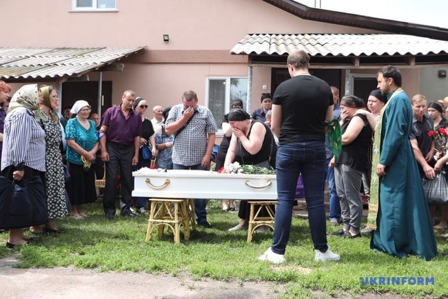 Пятилетнего Кирилла Тлявова похоронили в Переяславе-Хмельницком 01 Пятилетнего Кирилла Тлявова похоронили в Переяславе-Хмельницком 01 dqxikeidqxiqqeant