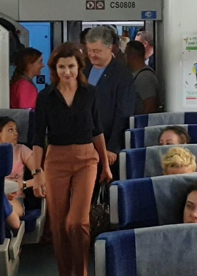 Марина и Петр Порошенко в поезде dqxikeidqxiqqeant