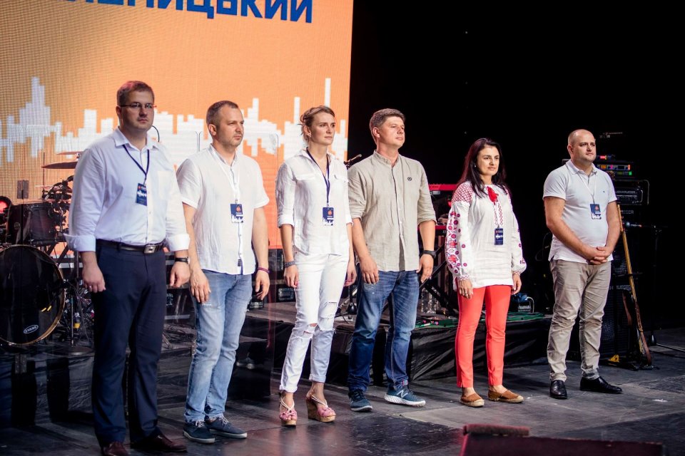 Вакарчук выдает халявные концерты за всенародную поддержку - 183128 Вакарчук выдает халявные концерты за всенародную поддержку - фото 183128 dqxikeidqxitkant