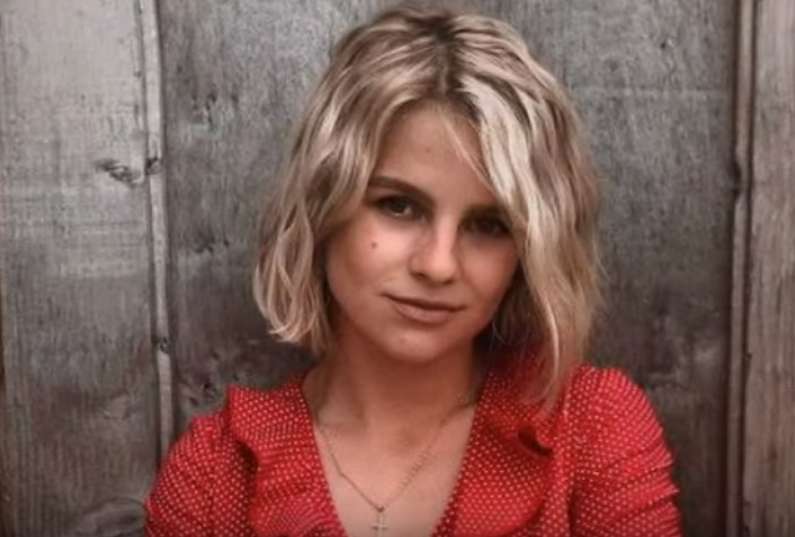 ÐŸÐ¾ÑÑ‚Ñ€Ð°Ð´Ð°Ð²ÑˆÐ°Ñ Ð´ÐµÐ²ÑƒÑˆÐºÐ° dqxikeidqxidant