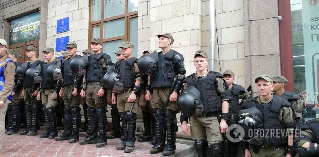 ÐœÐ¸Ñ‚Ð¸Ð½Ð³ Ñƒ Ð·Ð´Ð°Ð½Ð¸Ñ ÐÐ°Ñ†ÑÐ¾Ð²ÐµÑ‚Ð° dqxikeidqxiqqeant