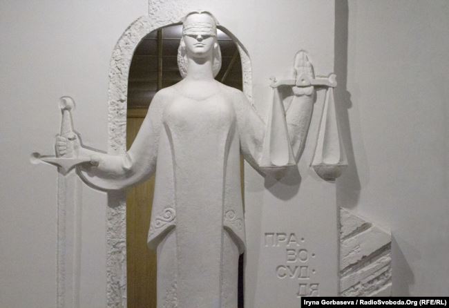 У ДСУ кажуть, що витрати на роботу нової системи, яка офіційно поки так і не запрацювала в Україні, сягають 60 млн грн