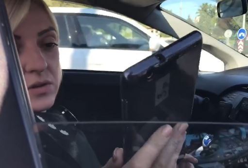 "Мусорила!": Двое полицейских опозорились прямо в центре Киева, видео