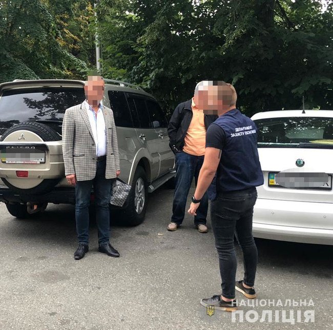 На взятке 1,5$ млн задержаны топ-чиновники Института охраны почв Украины и госпредприятия Головинский карьер, - Нацполиция 02 На взятке 1,5$ млн задержаны топ-чиновники Института охраны почв Украины и госпредприятия Головинский карьер, - Нацполиция 02 dqxikeidqxitkant