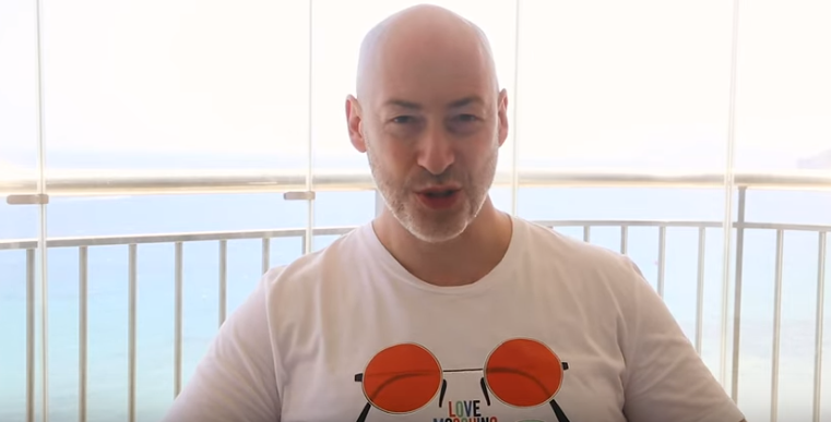 Гордон отпустил бороду и вызвал много вопросов dqxikeidqxitkant