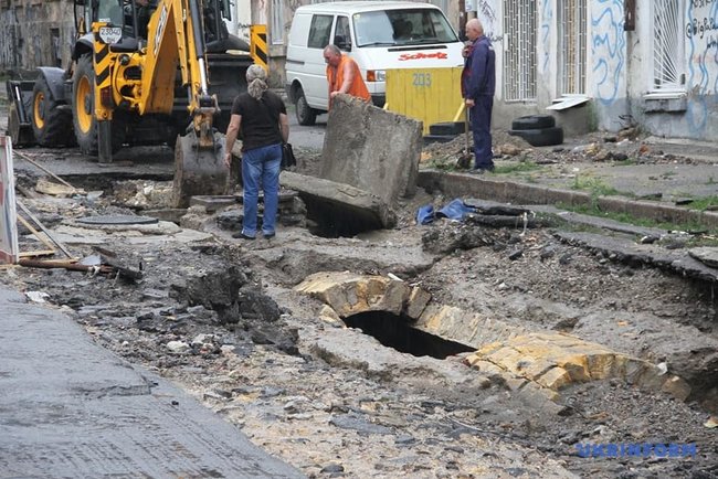 ÐоÑной ÑÑаган в ÐдеÑÑе повалил деÑÑÑки деÑевÑев, обоÑвал пÑовода, повÑедил ÑÑанÑпоÑÑ 07