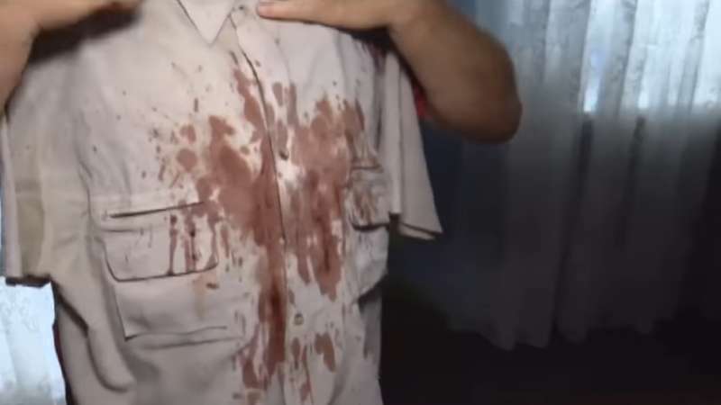 "Что ты, с*ка, цепляешься ко мне?!" Как полицейский избил пенсионера в Харькове, фото dqxikeidqxitkant