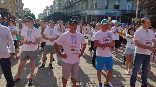 Климкин принял участие в забеге в вышиванках в Ивано-Франковске Климкин принял участие в забеге в вышиванках в Ивано-Франковске