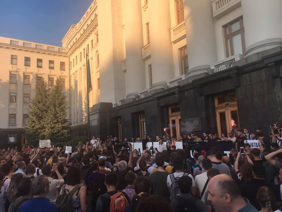 ÐÐºÑ‚Ð¸Ð²Ð¸ÑÑ‚Ñ‹ Ð¿Ñ€Ð¾ ÐÐ²Ð°ÐºÐ¾Ð²Ð° Ð² Ð½Ð¾Ð²Ð¾Ð¼ ÐšÐ°Ð±Ð¼Ð¸Ð½Ðµ: "ÐŸÑ€Ð¸Ð´ÐµÑ‚ÑÑ Ð±Ð¸Ñ‚ÑŒ ÑÑÐ°Ð½Ñ‹Ð¼ Ñ‚Ð°Ð¿ÐºÐ¾Ð¼ Ð¿Ð¾ Ðµ*Ð°Ð»Ñƒ"