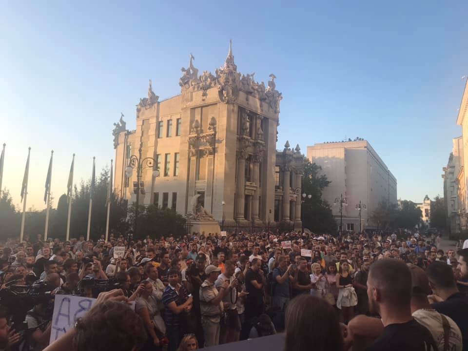 ÐÐºÑ‚Ð¸Ð²Ð¸ÑÑ‚Ñ‹ Ð¿Ñ€Ð¾ ÐÐ²Ð°ÐºÐ¾Ð²Ð° Ð² Ð½Ð¾Ð²Ð¾Ð¼ ÐšÐ°Ð±Ð¼Ð¸Ð½Ðµ: "ÐŸÑ€Ð¸Ð´ÐµÑ‚ÑÑ Ð±Ð¸Ñ‚ÑŒ ÑÑÐ°Ð½Ñ‹Ð¼ Ñ‚Ð°Ð¿ÐºÐ¾Ð¼ Ð¿Ð¾ Ðµ*Ð°Ð»Ñƒ"