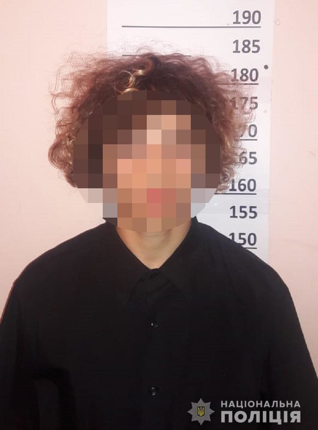 Вандалы разукрасили скульптуру Самсона в Подольском районе Киева в розовый цвет, - Нацполиция 02 Вандалы разукрасили скульптуру Самсона в Подольском районе Киева в розовый цвет, - Нацполиция 02