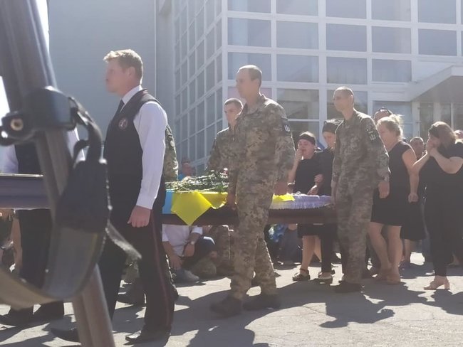 С погибшим от пули снайпера воином 53-й ОМБр Михаилом Ткачишиным простились в Херсоне 05 С погибшим от пули снайпера воином 53-й ОМБр Михаилом Ткачишиным простились в Херсоне 05