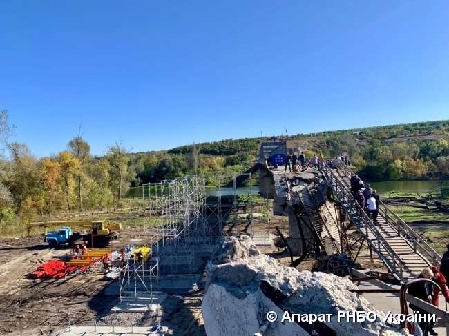 Мост близ Станицы Луганской