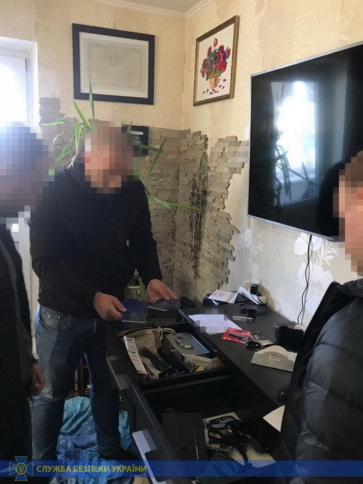 Силовики блокували масштабний рейдерський механізм банди чорних реєстраторів. ФОТО
