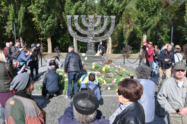 Марш в память о жертвах массовой казни в Бабьем яру состоялся в Киеве 28