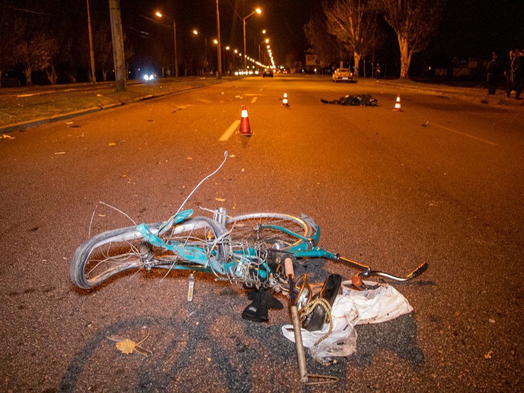 Сбил двух человек на "зебре": в Днепре произошло смертельное ДТП