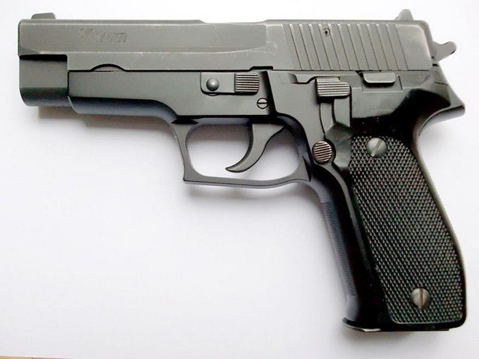 SIG P226          