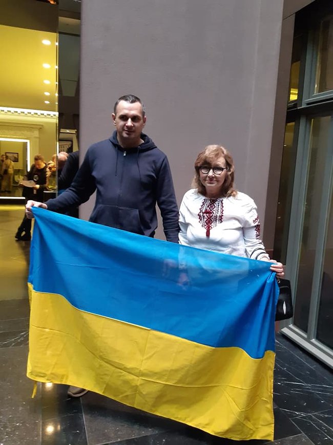 Сенцов на форуме Что делать в России?: Несите покрышки, а потом поджигайте! 01 Сенцов на форуме Что делать в России?: Несите покрышки, а потом поджигайте! 01 dqxikeidqxiqqeant