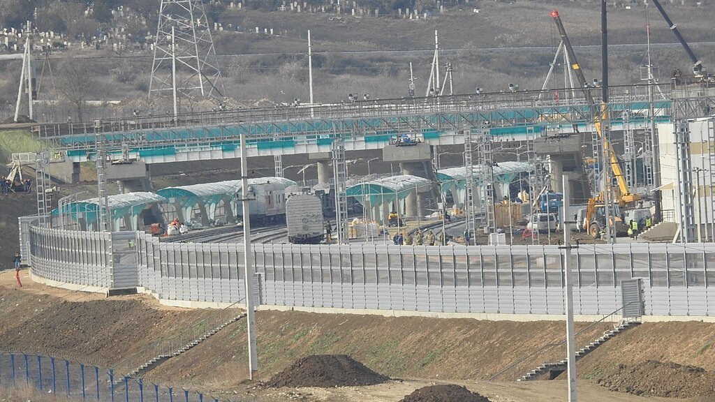 Военные на Крымском мосту