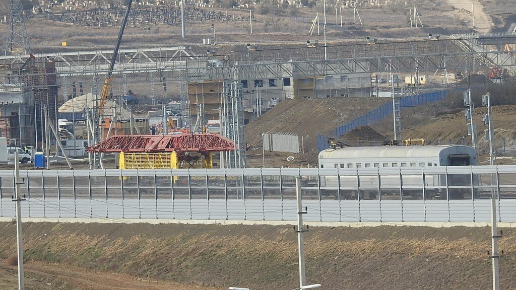 Военные на Крымском мосту