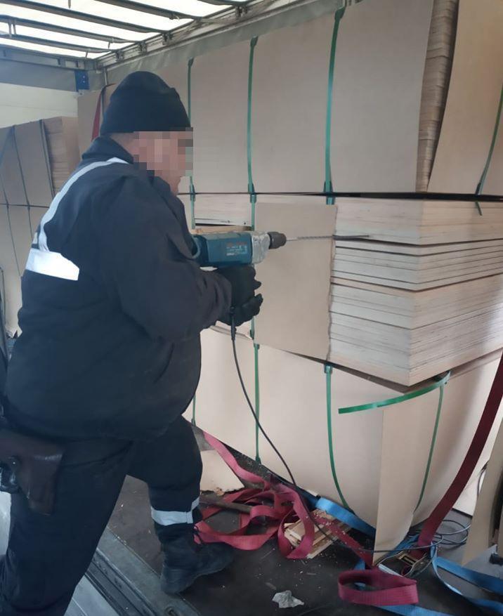 На границе со Словакией задержали грузовик с 370 кг героина dqxikeidqxiqqeant