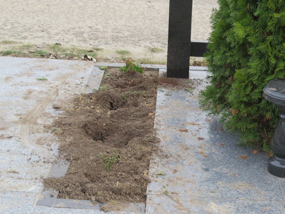 На Киевщине вандалы осквернили могилу героя Небесной сотни dqxikeidqxiqqeant