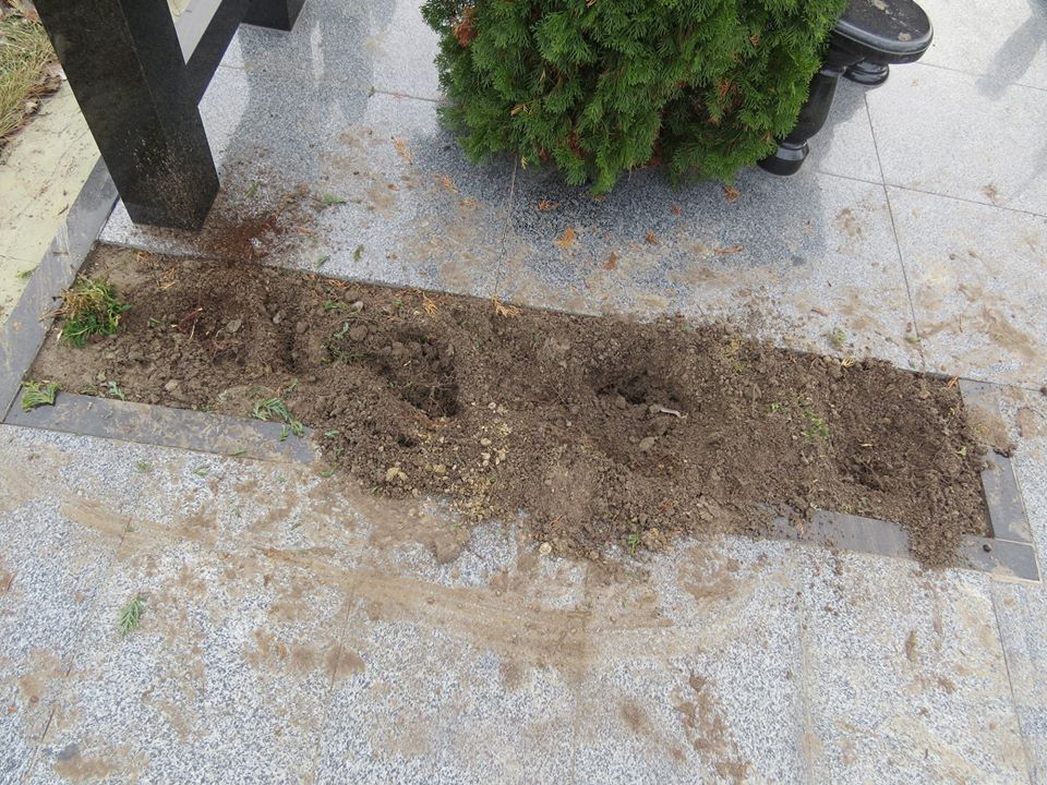 На Киевщине вандалы осквернили могилу героя Небесной сотни