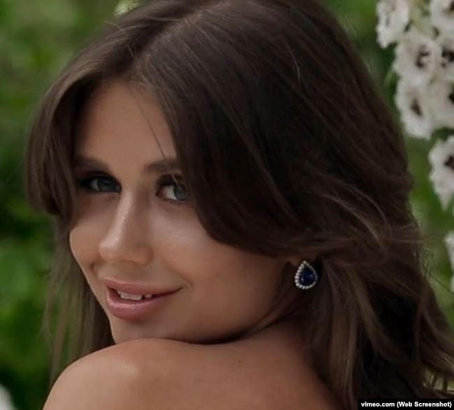 Невеста со свадьбы