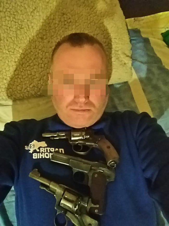 Задержан злоумышленник, стрелявший в экипаж полиции в Яготине 11 декабря 02 Задержан злоумышленник, стрелявший в экипаж полиции в Яготине 11 декабря 02 dqxikeidqxitkant