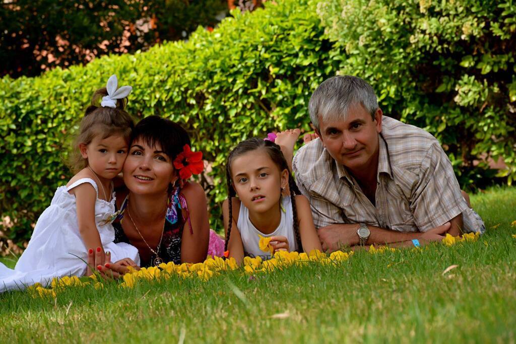 Владимир Гапоненко с семьей dqxikeidqxiqqeant