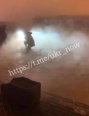 Кипяток залил Ocean Plaza: видео, как люди едва не сварились заживо