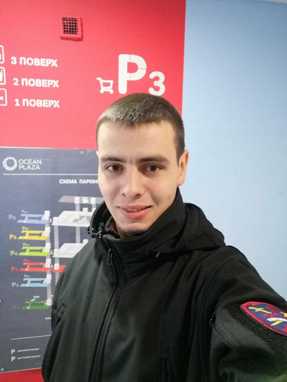 25-летний охранник спас во время затопления Ocean Plaza трех девушек. Фото: facebook.com/DSNSKyiv