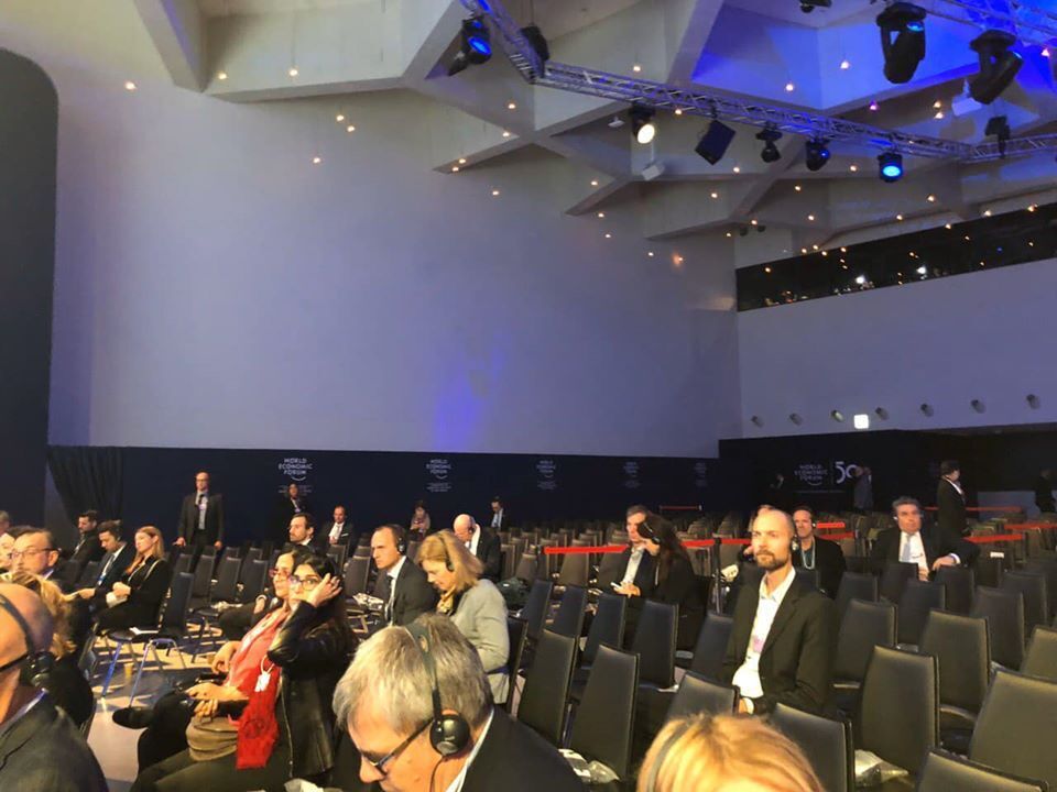 Зеленский в Давосе выступал перед опустевшим залом - почти все вышли dqxikeidqxitkant