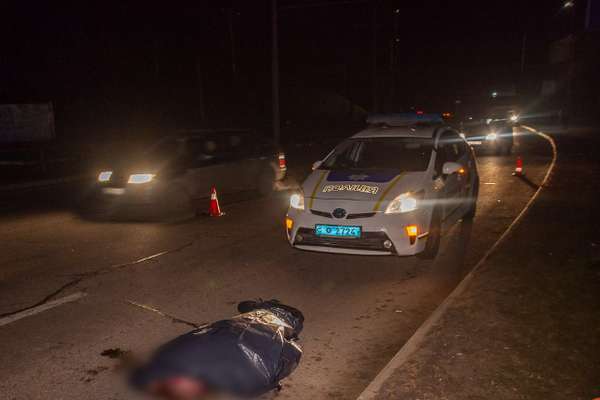 ЗАЗ сбил двух пешеходов dqxikeidqxiqqeant