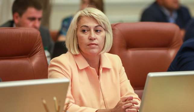Міністерка розвитку громад і територій Альона Бабак першою в уряді Гончарука написала заяву про звільнення