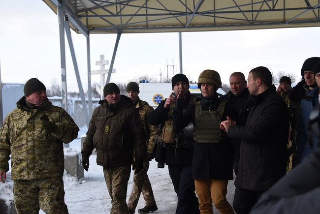 Глава МИД Дании Кофод посетил КПВВ Майорское в зоне проведения ООС 06 Глава МИД Дании Кофод посетил КПВВ Майорское в зоне проведения ООС 06