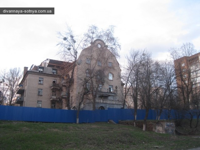 Кличко ПНХ: СРОЧНО! НА Патріса Лумумби 11 Київміськбуд зносить стару НЕ аварійну будівлю, єдину окрасу місцевості!!! (Фотофакт) dqxikeidqxitkant