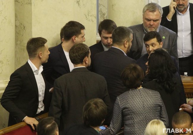 Гончаренко сравнил Зеленского с Голобородько, тот спустился в зал разобраться 03 Гончаренко сравнил Зеленского с Голобородько, тот спустился в зал разобраться 03