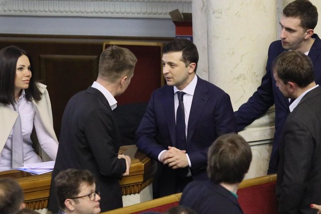 Гончаренко сравнил Зеленского с Голобородько, тот спустился в зал разобраться 04 Гончаренко сравнил Зеленского с Голобородько, тот спустился в зал разобраться 04