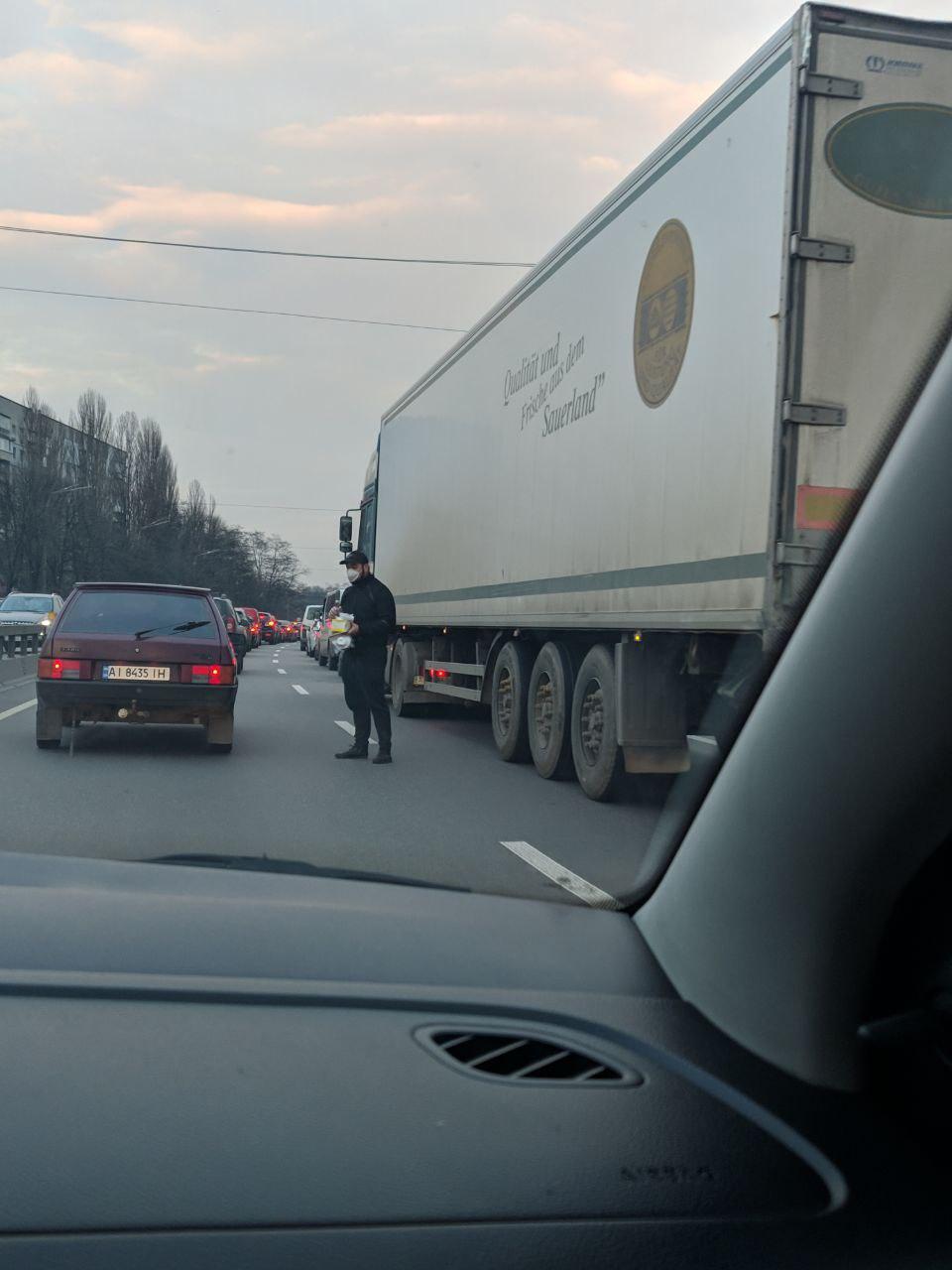 В Киеве торгуют медицинскими масками, 17 марта 2020 dqxikeidqxiqqeant