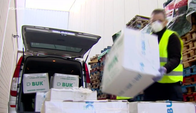 Испанский телеканал показал разгрузку респираторов из Украины 01 Испанский телеканал показал разгрузку респираторов из Украины 01 dqxikeidqxiqqeant