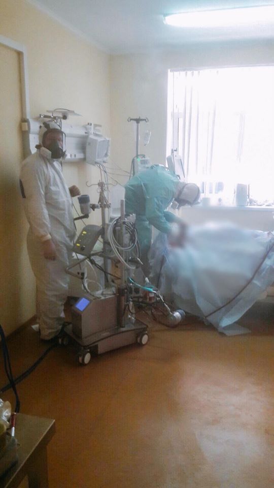 Команда медиков реанимационного отделения Александровской клинической больницы dqxikeidqxiqqeant