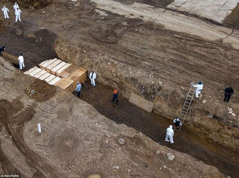 Под Нью-Йорком засняли жуткие фото с гробами в три уровня dqxikeidqxiqqeant