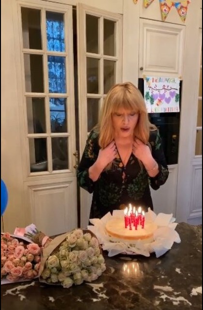 Выглядит на 40! Пугачева, которой сегодня стукнул 71 год, потрясла юным видом