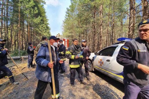"Їздили лісом і не знали, де ми". Пожежні розповідають, як гасили Чорнобиль dqxikeidqxiqqeant
