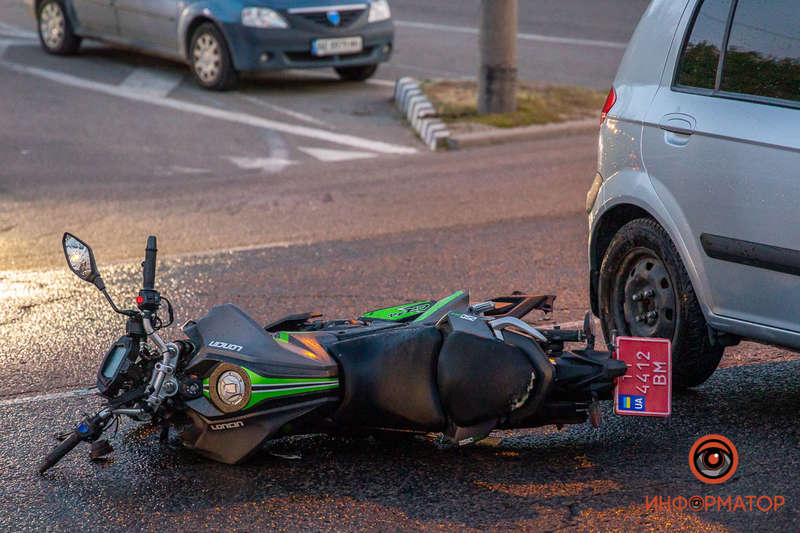Мужчину забрали в 16-ую больницу