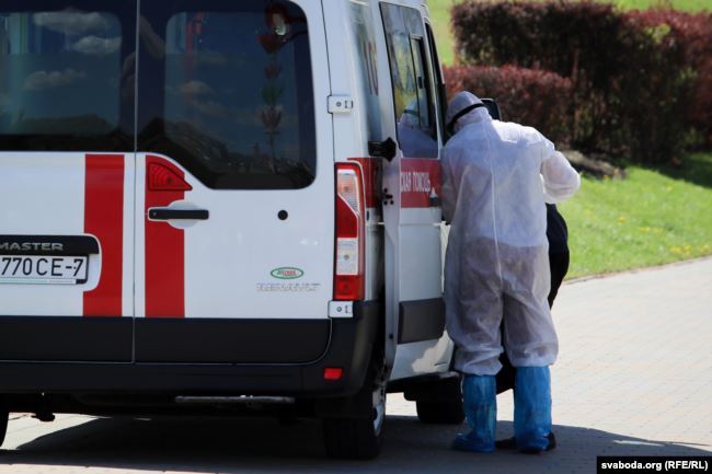 Ð§Ð¾Ð»Ð¾Ð²Ñ–ÐºÐ° Ð· COVID-19 Ð·Ð°Ñ‚Ñ€Ð¸Ð¼Ð°Ð»Ð¸ Ð½Ð° Ñ€ÐµÐ¿ÐµÑ‚Ð¸Ñ†Ñ–Ñ— Ð¿Ð°Ñ€Ð°Ð´Ñƒ Ð² ÐœÑ–Ð½ÑÑŒÐºÑƒ 04 dqxikeidqxidant