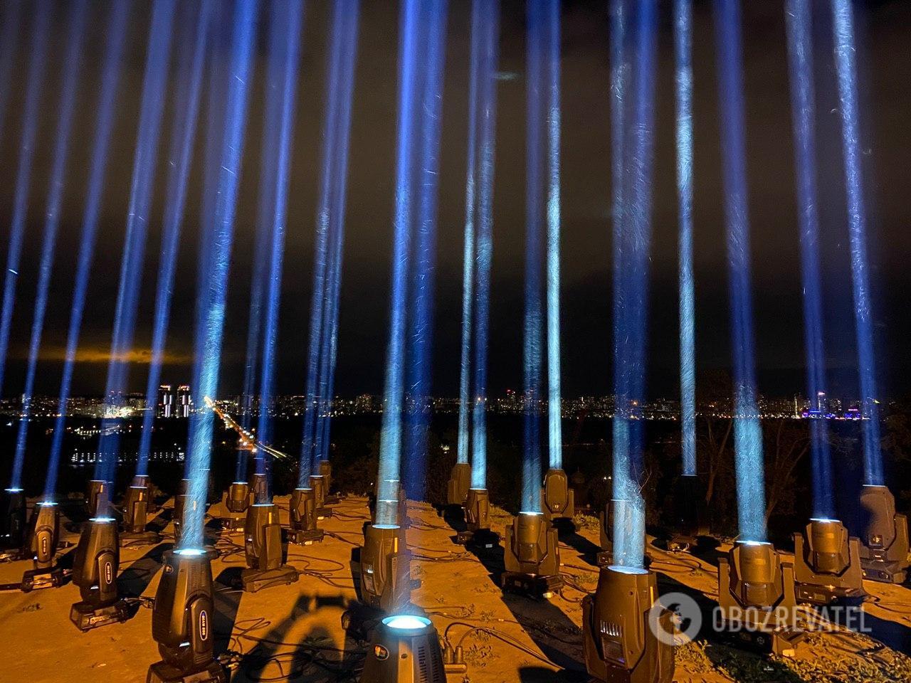 "Все, прилетели! НЛО, так НЛО!" Киевлян удивило "загадочное" свечение в небе